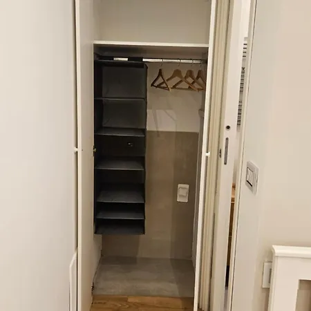 Toledo בית הארחה נאפולי